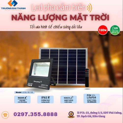 Bộ đèn LED pha năng lượng mặt trời Điện Quang Premium Ánh Sáng Trắng ĐQ LEDSL100 100 765 (100W, Solar, IP65,Ánh sáng trắng)